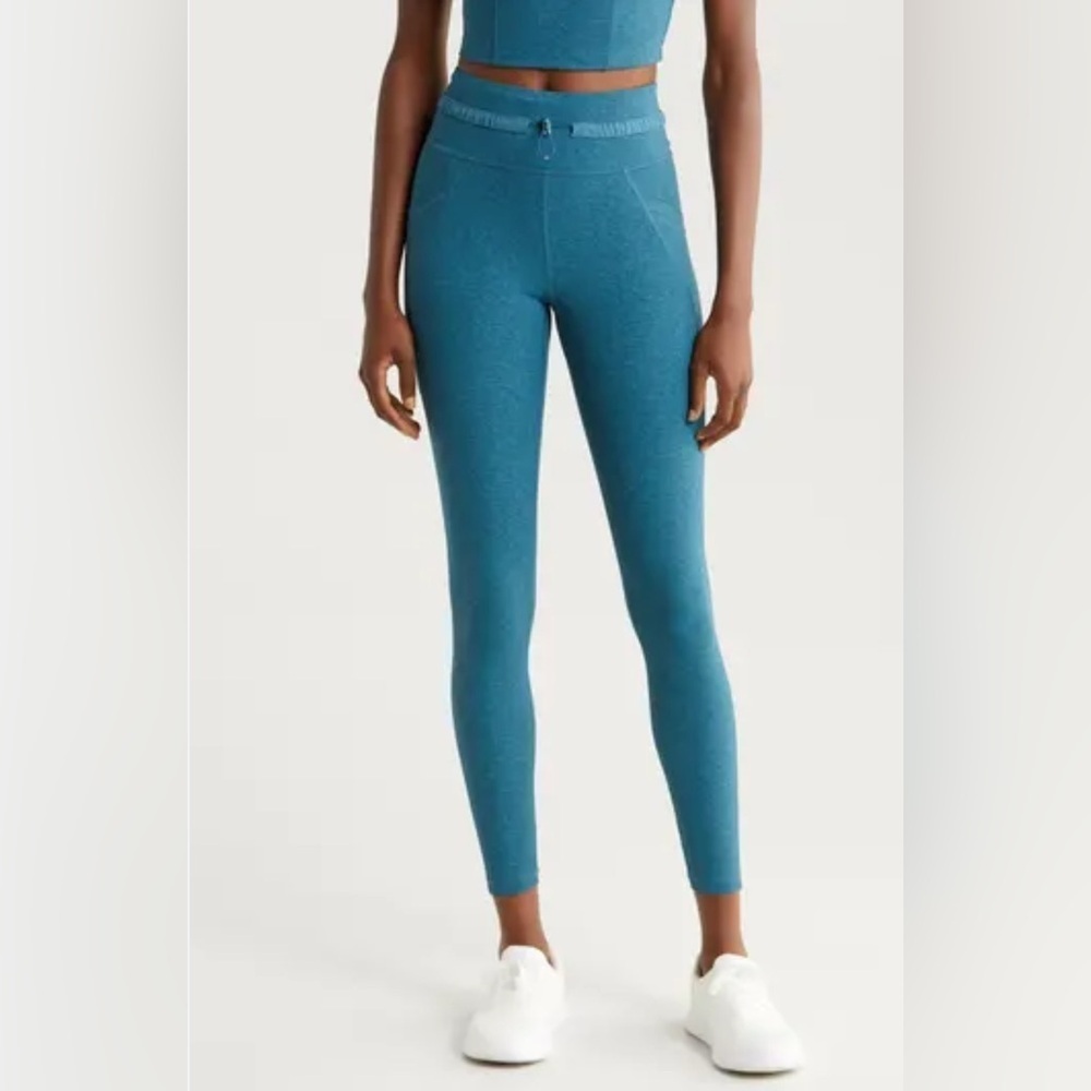 Travis Mathew Blue Jeggings with Stretch Fit
